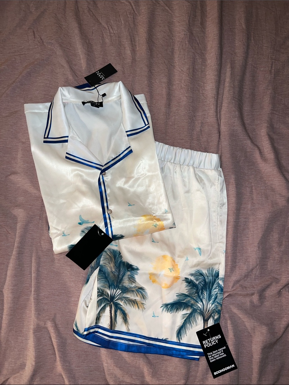 Boohoo Man Oversized Palm Print Satin Short Set - Picture 3 of 13